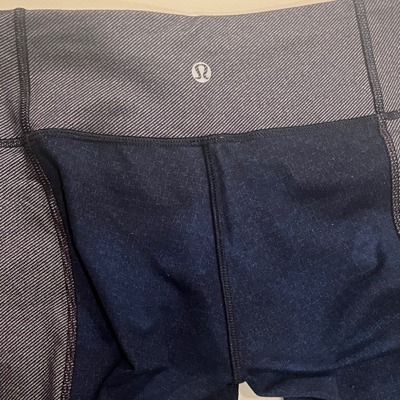 LuluLemon Colorblock Active Leggings - Navy & Gray size 4 - Picture 7 of 7